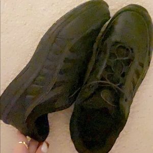 Black 8.5 non-slip work shoes
